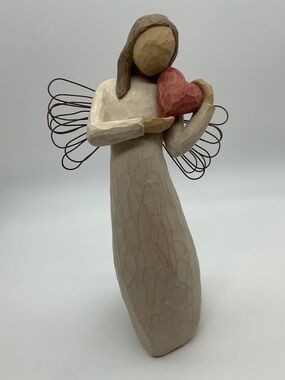 Vintage Willow Tree Angel of Heart Figurine Damdaco 2000 Susan Lordi